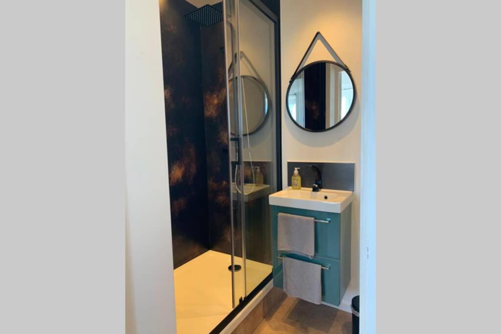 Le Petit Loft - Studio - Wifi - Coeur De Ville - Parking Pont-lʼAbbé 外观 照片